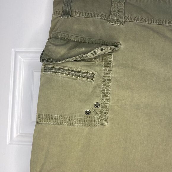 Old Navy Faded Green Bermuda Cargo Shorts Size 12 - Picture 4 of 9